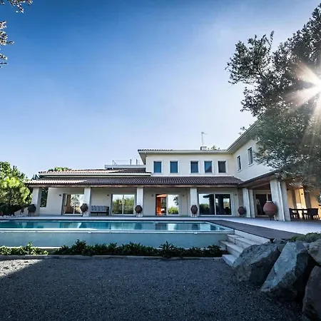 Epavli Papadopoulou - Luxury - Pool & Garden * Kornos