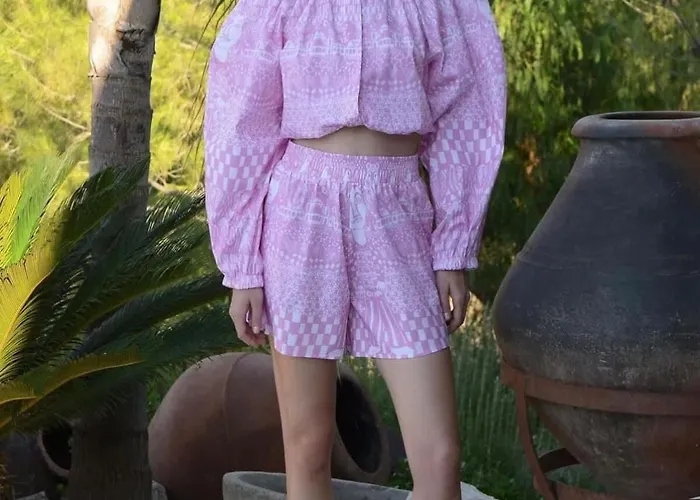 Epavli Papadopoulou - Luxury - Pool & Garden