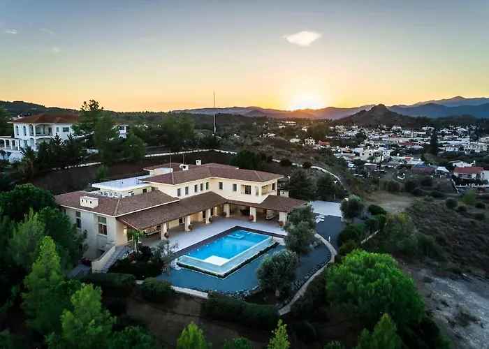 וילה Epavli Papadopoulou - Luxury - Pool & Garden