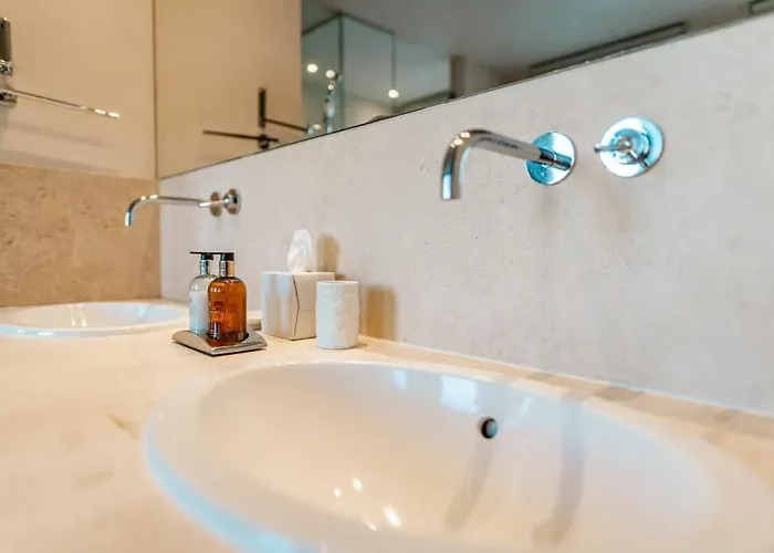 Epavli Papadopoulou - Luxury - Pool & Garden * Kornos