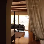 Epavli Papadopoulou - Luxury - Pool & Garden Willa Kornos