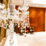 Epavli Papadopoulou - Luxury - Pool & Garden Kornos
