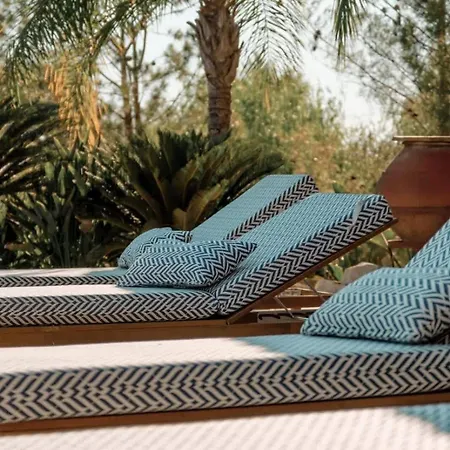 Epavli Papadopoulou - Luxury - Pool & Garden Kornos