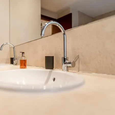 Epavli Papadopoulou - Luxury - Pool & Garden Kornos
