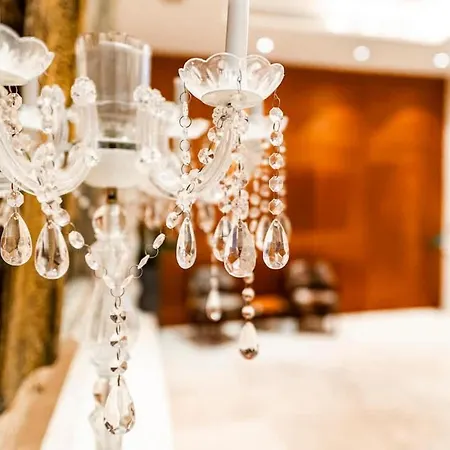 Epavli Papadopoulou - Luxury - Pool & Garden Kornos