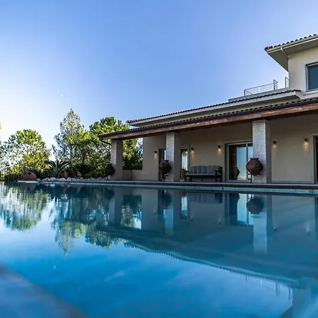 Villa Epavli Papadopoulou - Luxury - Pool & Garden Kornos