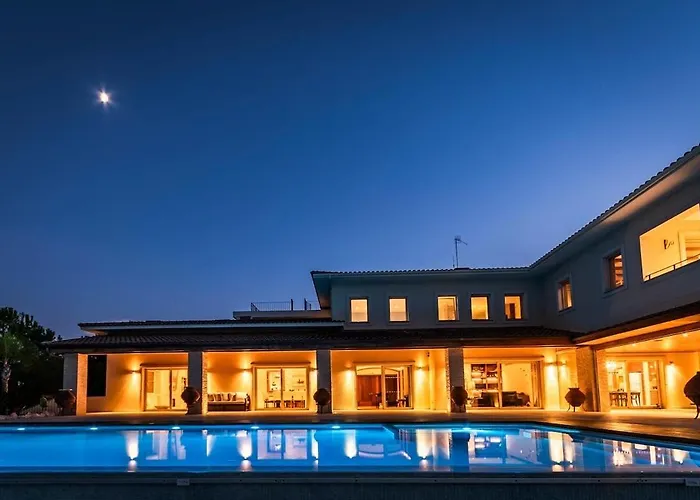 Epavli Papadopoulou - Luxury - Pool & Garden