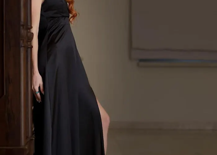 Epavli Papadopoulou - Luxury - Pool & Garden