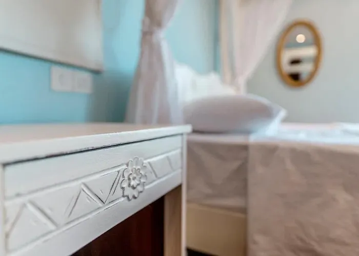 Epavli Papadopoulou - Luxury - Pool & Garden Villa Kornos