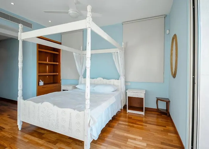 Epavli Papadopoulou - Luxury - Pool & Garden Villa Kornos