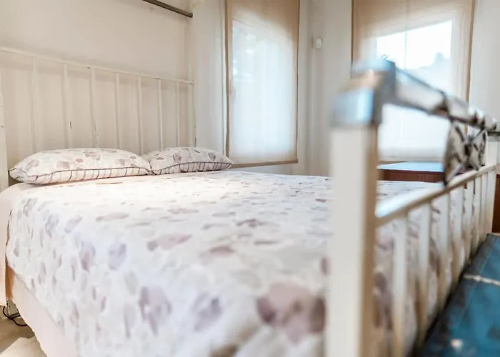 Epavli Papadopoulou - Luxury - Pool & Garden Villa Kornos