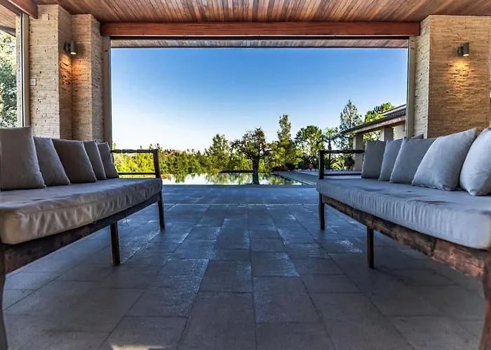 Epavli Papadopoulou - Luxury - Pool & Garden Kornos