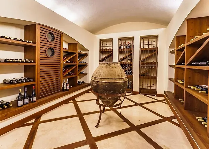 Villa Epavli Papadopoulou - Luxury - Pool & Garden