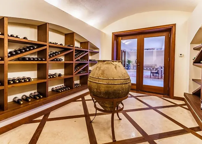 Villa Epavli Papadopoulou - Luxury - Pool & Garden Kornos