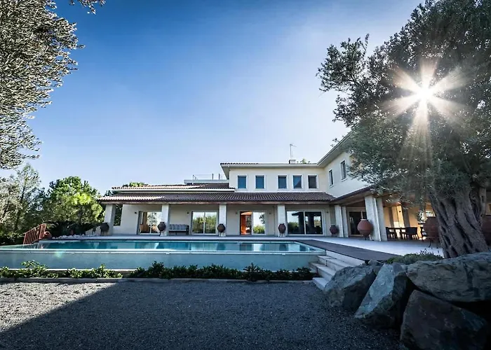 Epavli Papadopoulou - Luxury - Pool & Garden * Kornos