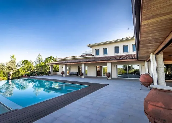 Epavli Papadopoulou - Luxury - Pool & Garden Kornos