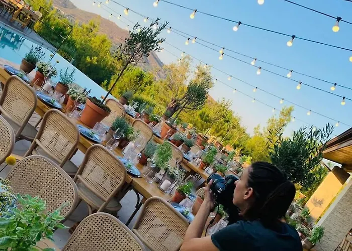 Epavli Papadopoulou - Luxury - Pool & Garden Kornos